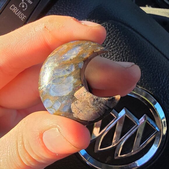 Que Sera (Galaxy Rhyolite) Crystal Moon Vent Clip - Picture 4 of 5